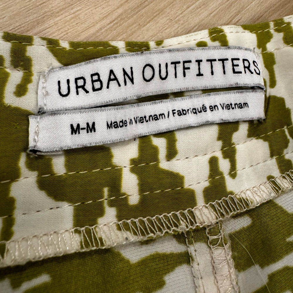 Urban Outfitters Olympia Print Pant Size Medium - Picture 8 of 8